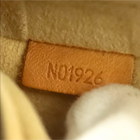 Louis Vuitton Sirus 45 Suitcase! Barely used!Gift! - Picture 4 of 5